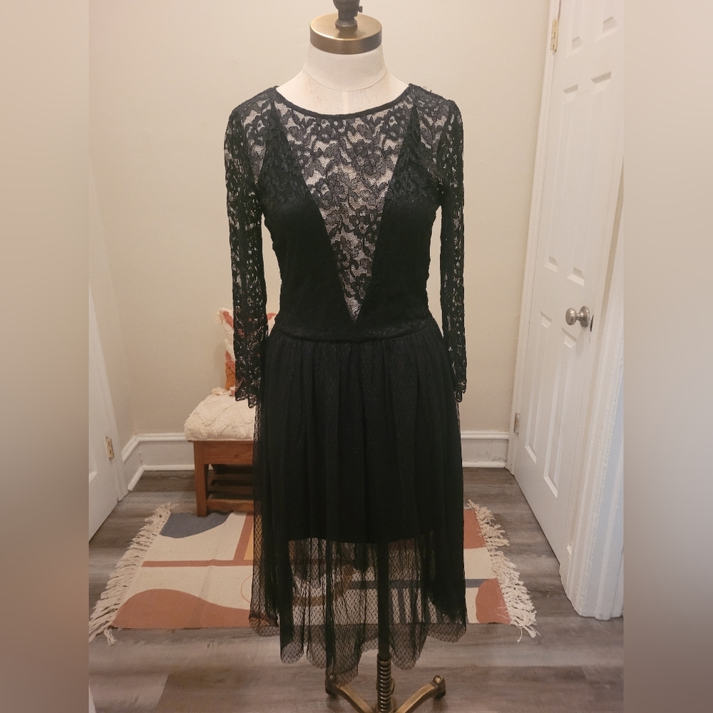 Express lace dress
